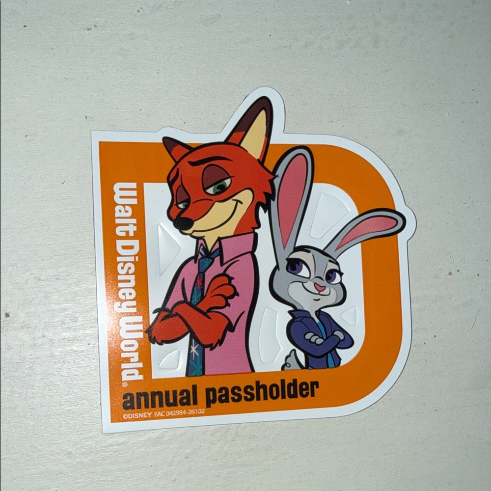Disney Zootopia Passholder magnet- Orange and White